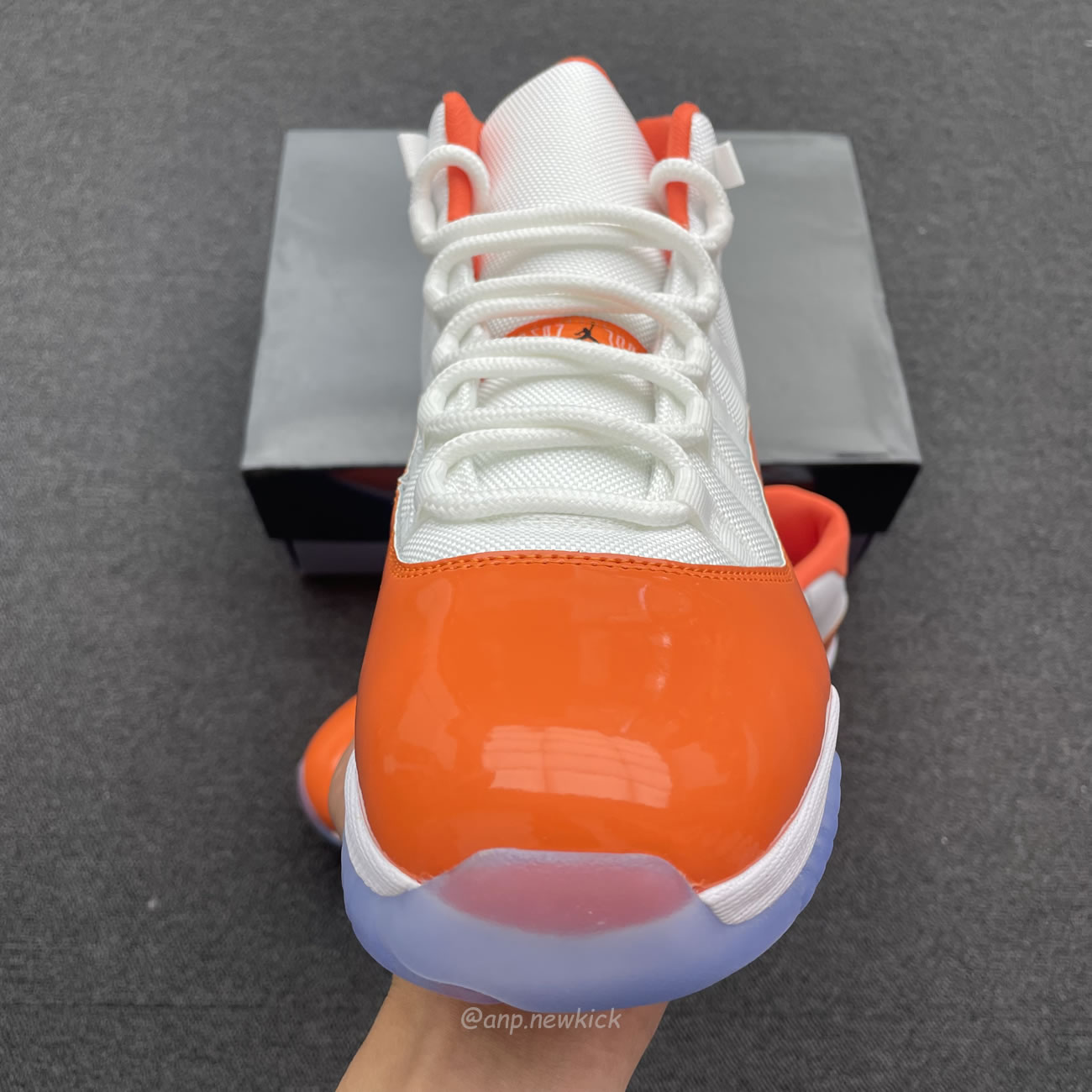 Air Jordan 11 Florida Gators White Orange (3) - www.newkick.vip